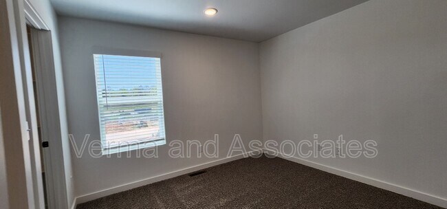 Building Photo - 1091 Kentucky Ave