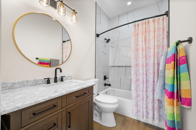 Building Photo - 1213 Tequesta St