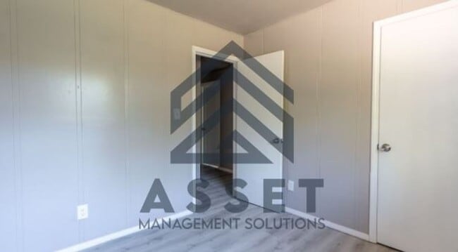 Building Photo - 4 Bedroom Available for Lease & Rent to Own!