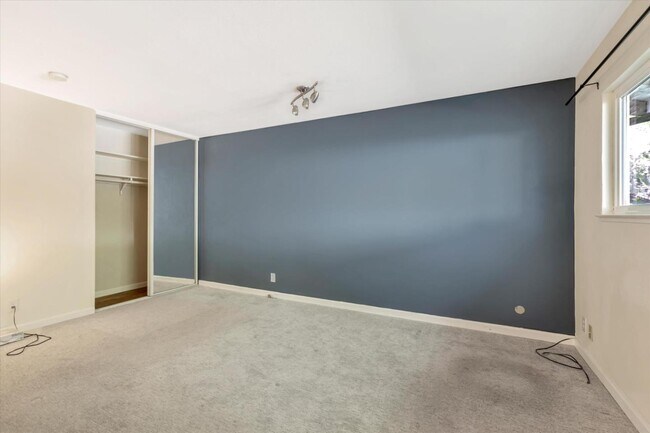 Building Photo - 40307 San Sebastian Pl