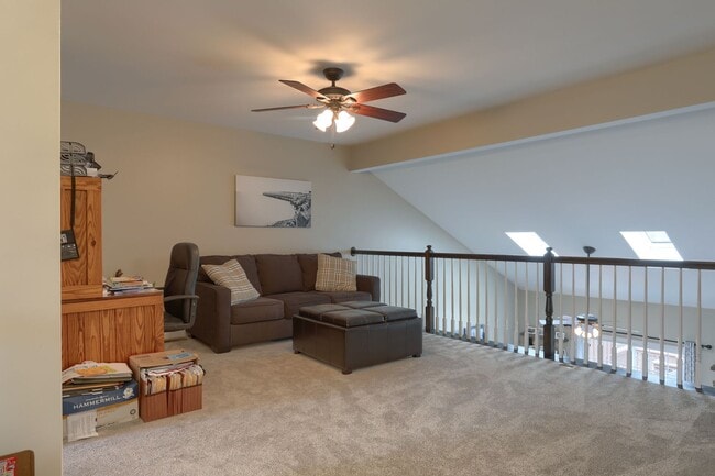 Building Photo - Modern and Convenient Hershey/Harrisburg Suburb Townhouse