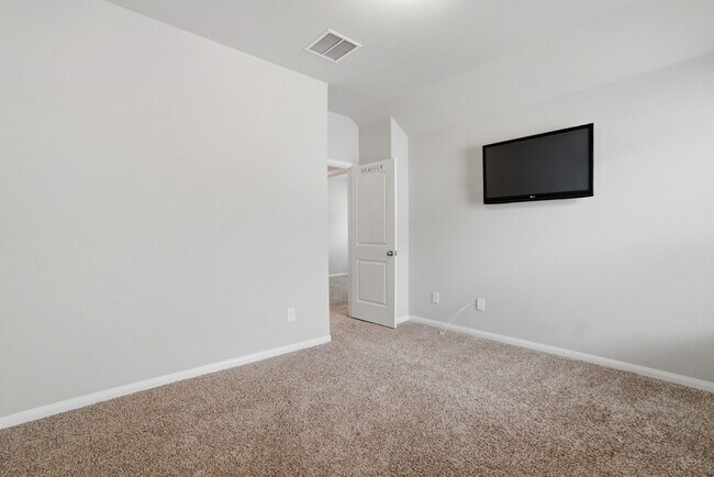 Building Photo - 22210 Great Royal Ln