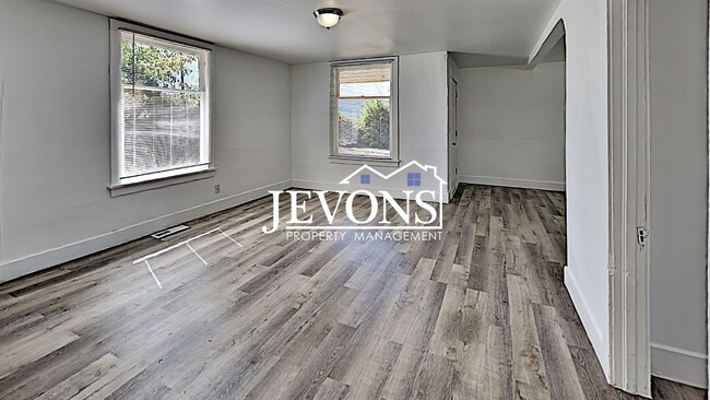 Building Photo - Discover your ideal home in Yakima, conven...