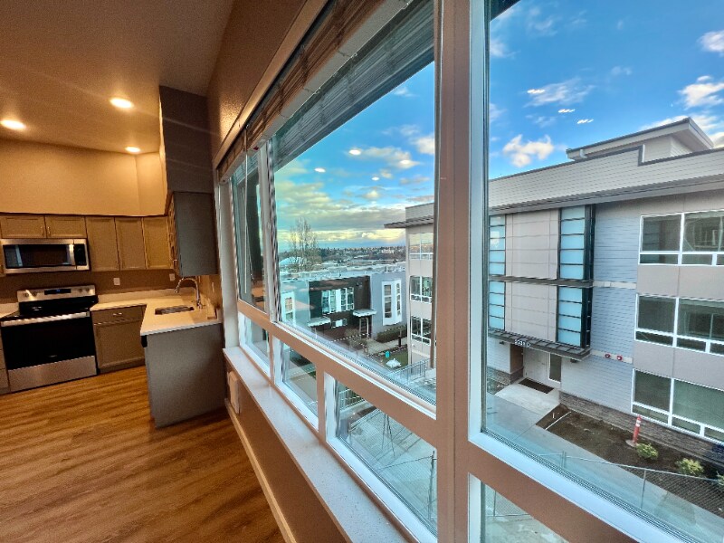 Building Photo - 2330 Yakima Ct