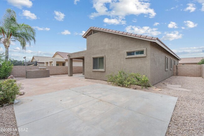 Building Photo - 12708 N Rodeo Land