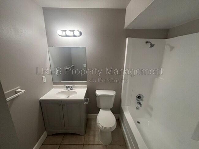 Building Photo - 1605 Terrace Dr