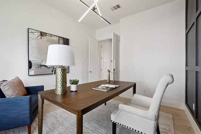 Building Photo - 4025 Lazy River Bend