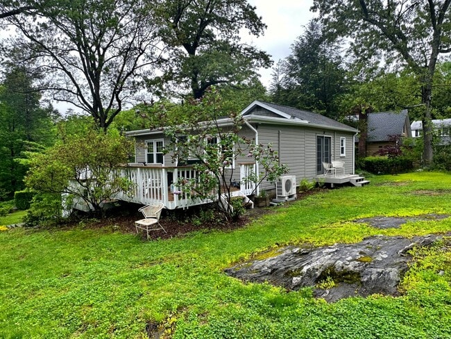 Building Photo - 18 Inglenook Dr