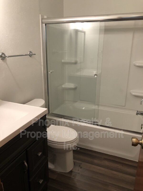Building Photo - 806 Sir Galahad Dr