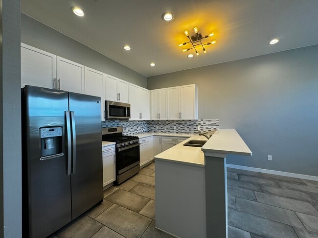 Building Photo - 844 Tijeras Ave NW