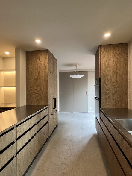 Kitchen & Laundry Closed - 1034 18th St