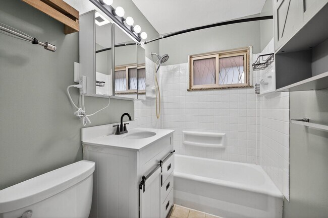 Building Photo - 4713 Clintwood Dr