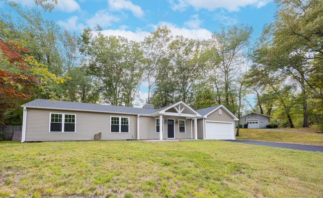 Building Photo - 237 Elmwood Cir