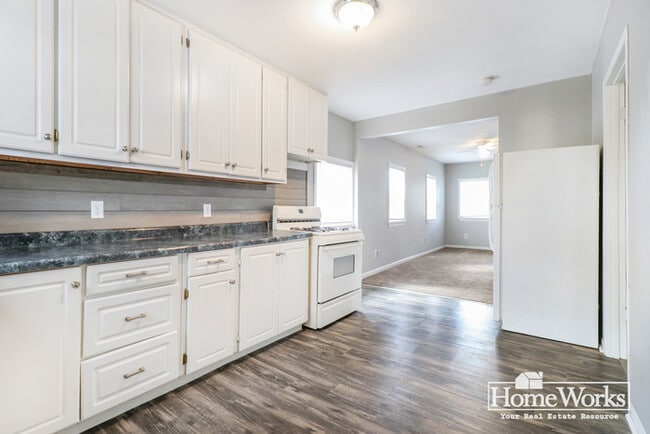 Building Photo - Cozy One-Story Home with 2 Bedrooms in River Park