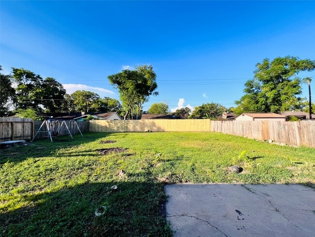 Building Photo - 9614 Ravensworth Dr