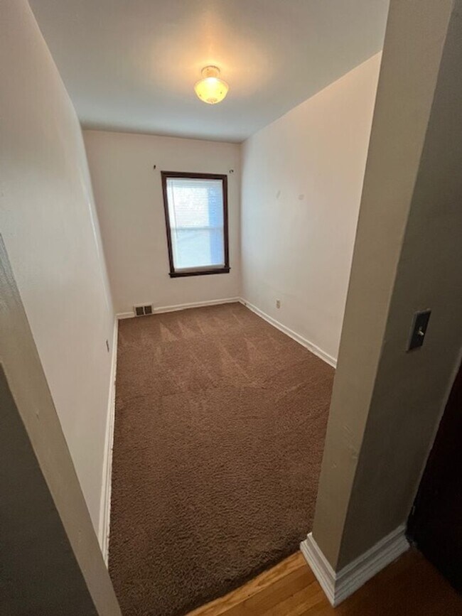 Building Photo - 125-131 Chase Rd