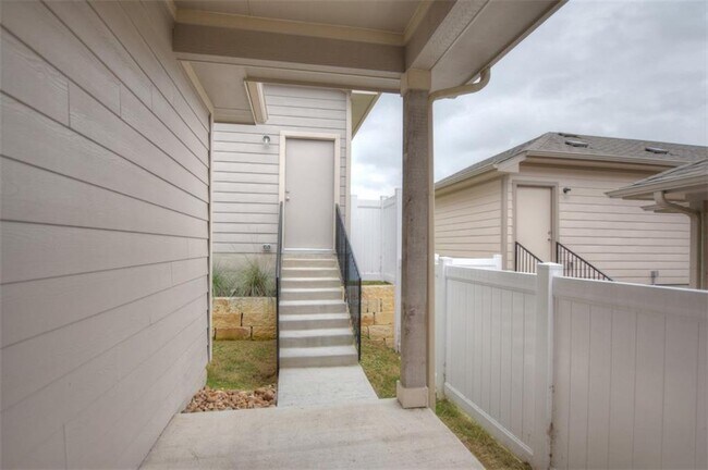 Building Photo - 517 Katmai Cir