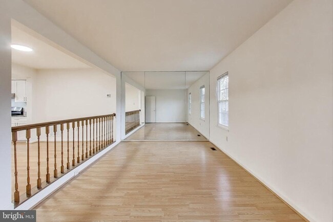 Building Photo - 18 Indian Hills Ct