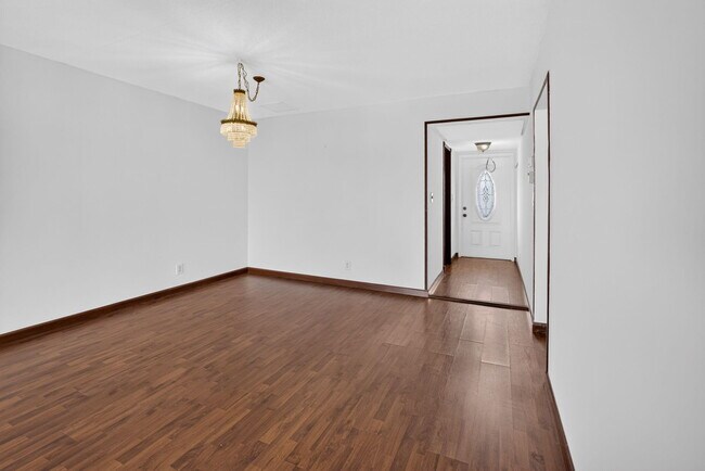 Building Photo - 200 Waterway Dr S