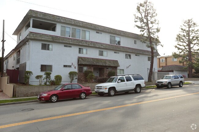 Building Photo - Sky Way Apartments