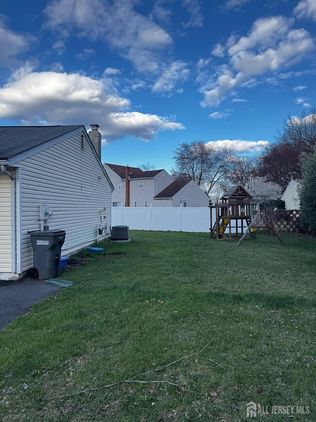 Building Photo - 3 Joyce Dr