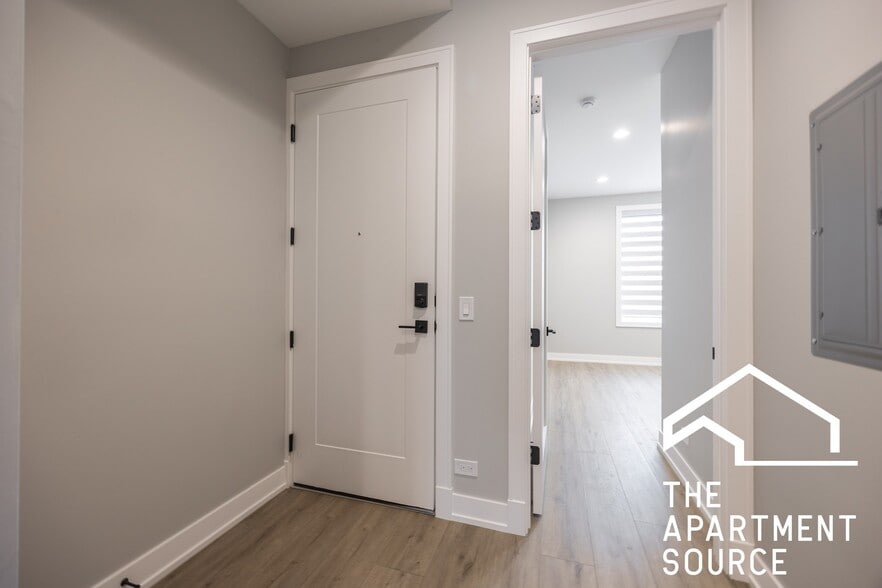 Building Photo - 3738 S Calumet Ave