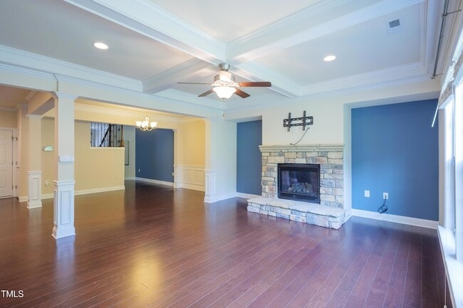 Building Photo - 533 Fumagalli Dr