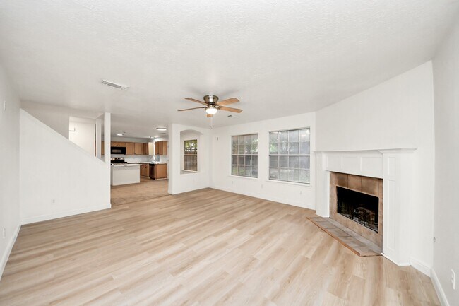 Building Photo - 3046 Texas Oak Dr