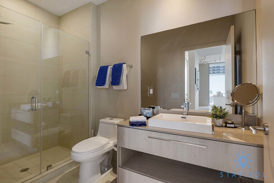 Building Photo - 4111 S Ocean Dr