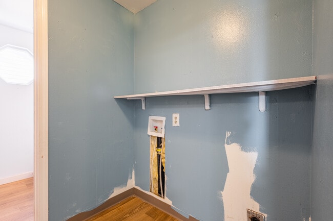 Building Photo - 924 E Georgia Ave