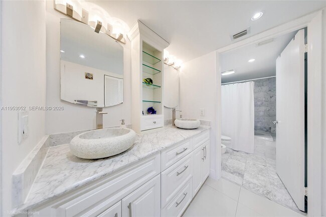 Building Photo - 9341 Collins Ave