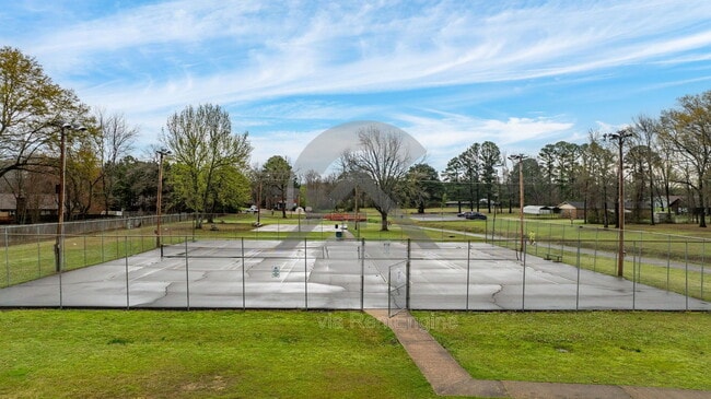 Building Photo - 2403 Broadview Ave