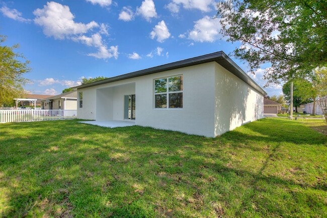 Building Photo - 141 Barrington Dr