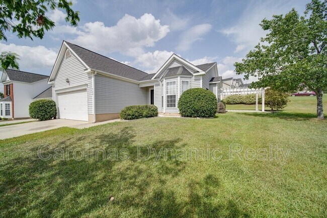 Building Photo - 120 Lantana Dr