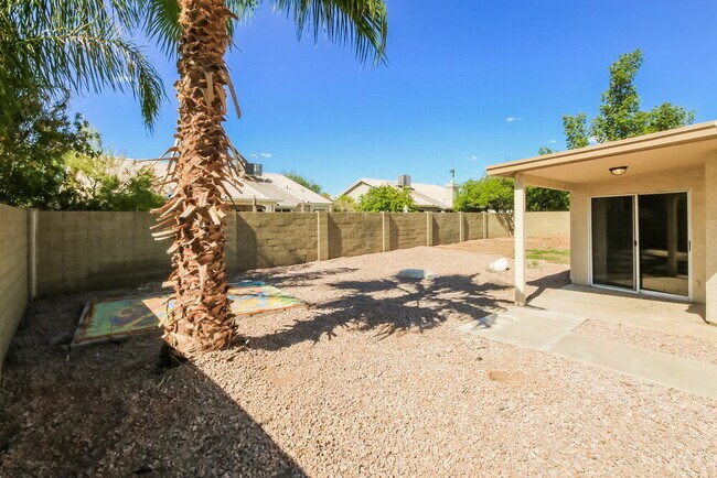 Building Photo - 1620 E Golden Ln