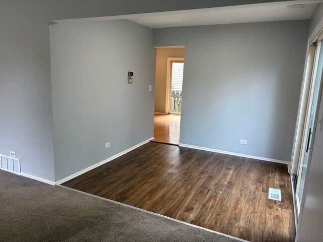 Building Photo - 848 Birchbark Trail