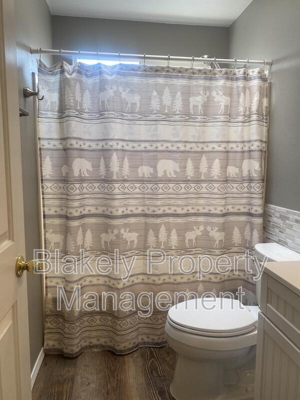 Building Photo - 2263 E Clarene St