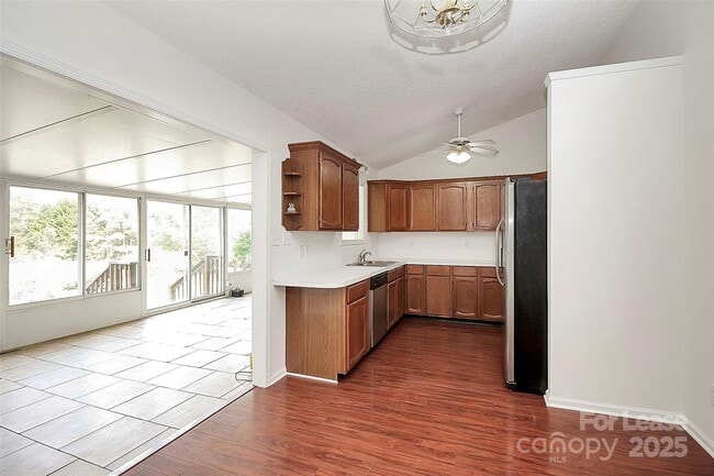 Building Photo - 155 Sunfish Dr