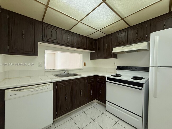 Building Photo - 492 NW 165th St