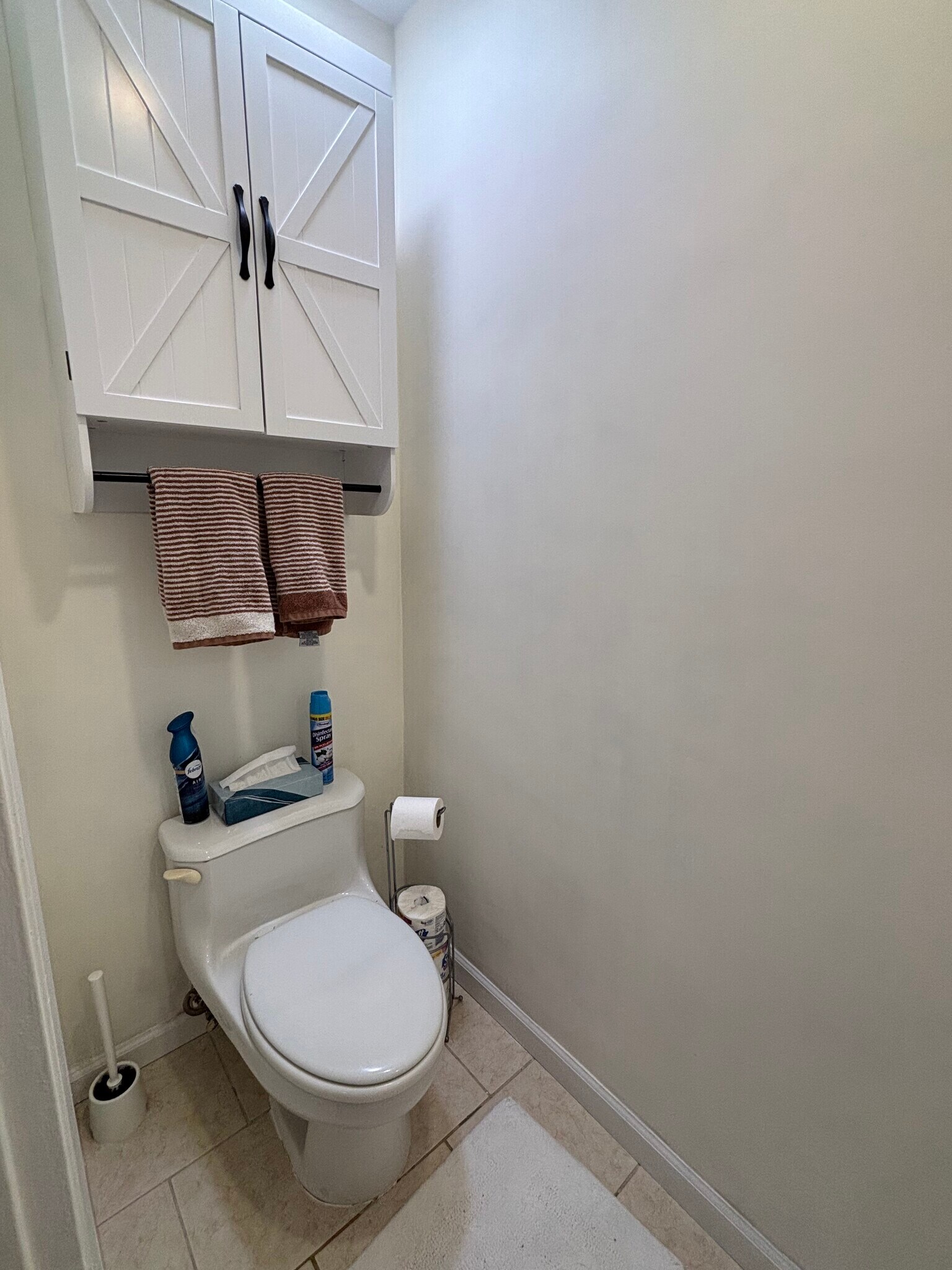 Building Photo - 204 Springmeadow Dr