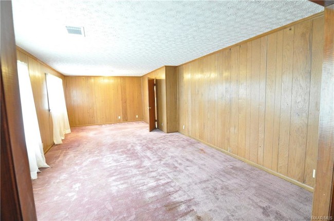 Building Photo - 5758 Carriage Hills Dr