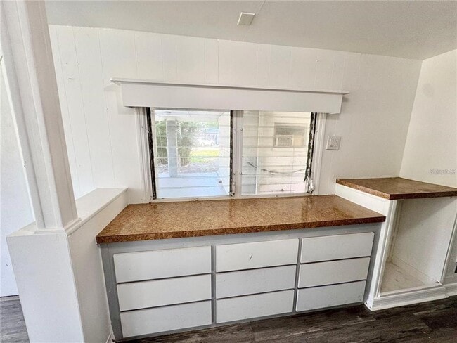 Building Photo - 162 Sapodilla St