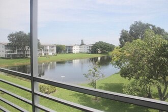 Building Photo - 454 Fanshaw K