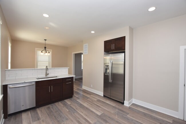 Building Photo - 97 Gates St