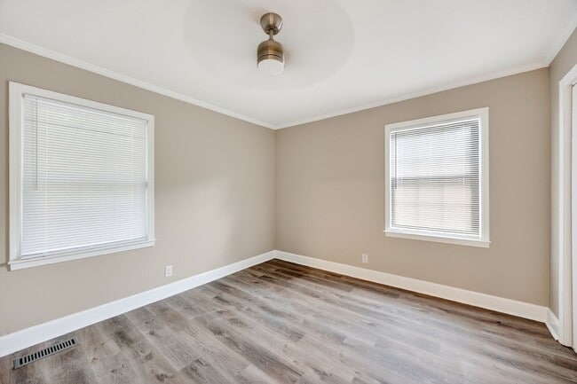 Building Photo - Two bedroom townhome in prime location!
