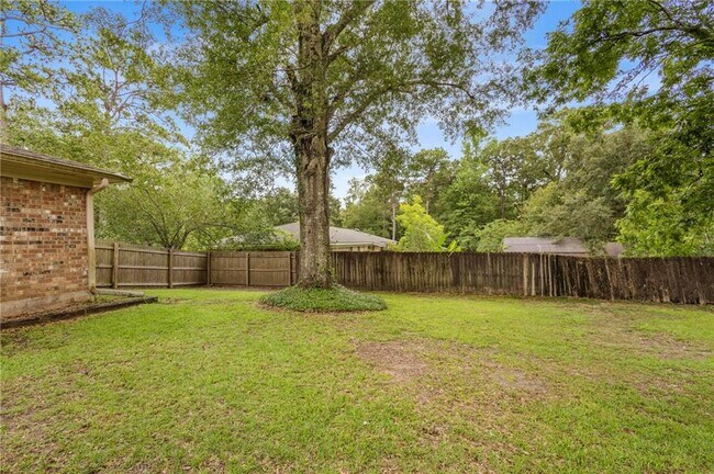 Building Photo - 2316 Woodland Rd
