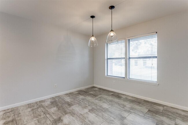 Building Photo - 9203 Knoll Crest Loop