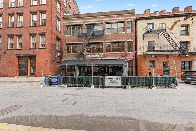 Building Photo - 62 Orange St