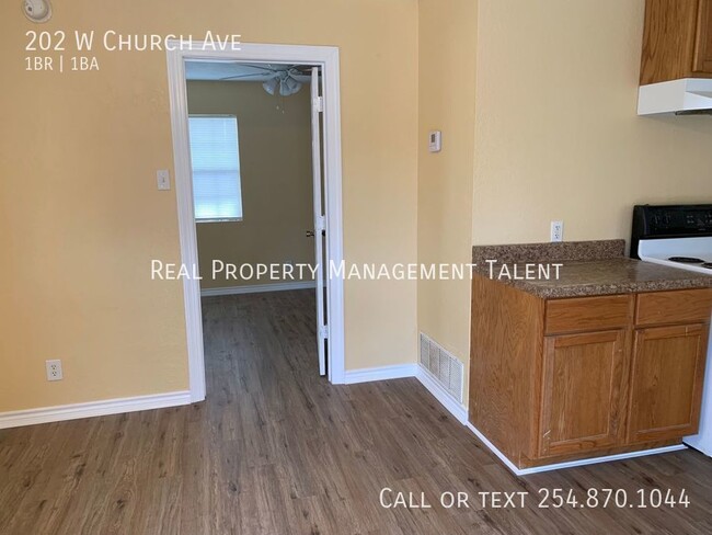 Building Photo - 1 Bedroom, 1 Bathroom Duplex in Killeen, TX