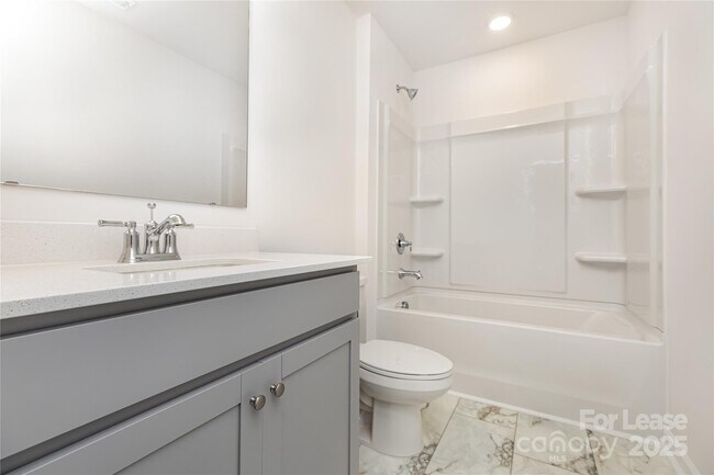 Building Photo - 3160 Lilac Grove Dr